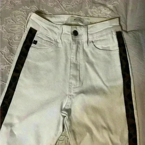 KanCan High Rise  White Stretch Skinny Jeans NWT Size 0. - Picture 3 of 15